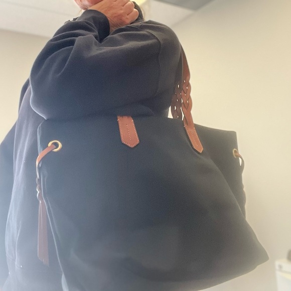 Dooney & Bourke blk tote - Picture 13 of 15